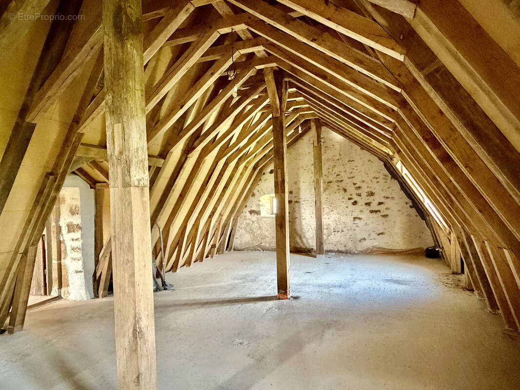 Maison à MEZIERES-SOUS-LAVARDIN