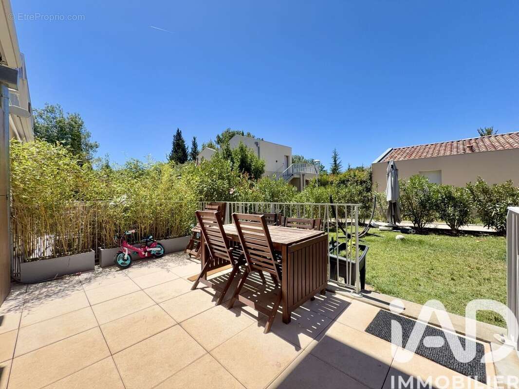 Photo 4 - Appartement à CHATEAUNEUF-LE-ROUGE