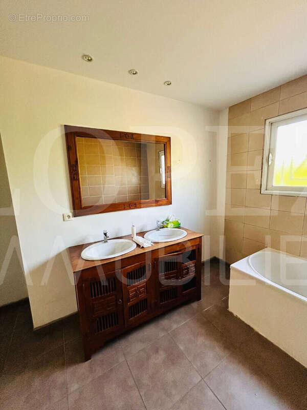 Maison à PAYRIN-AUGMONTEL