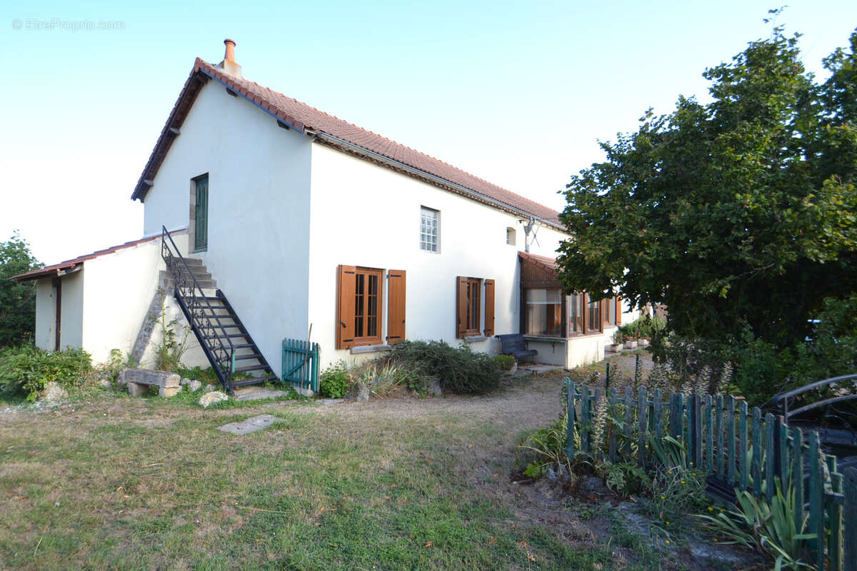 Maison à MONTEIGNET-SUR-L'ANDELOT