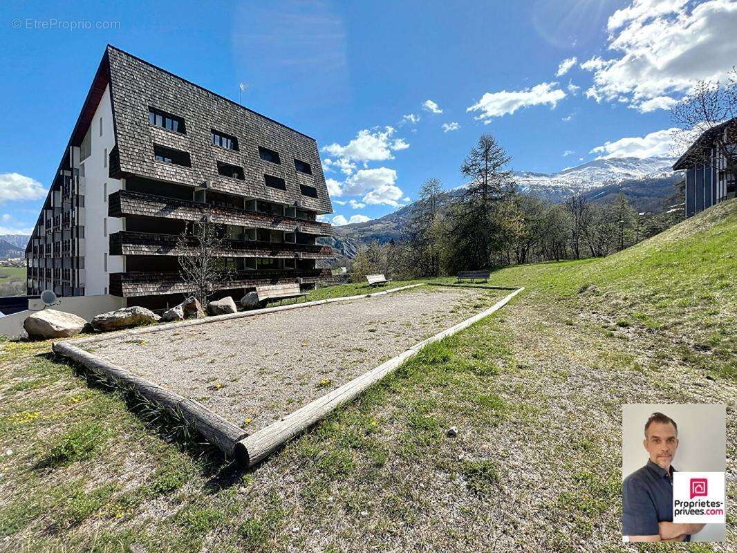 Appartement à ENCHASTRAYES