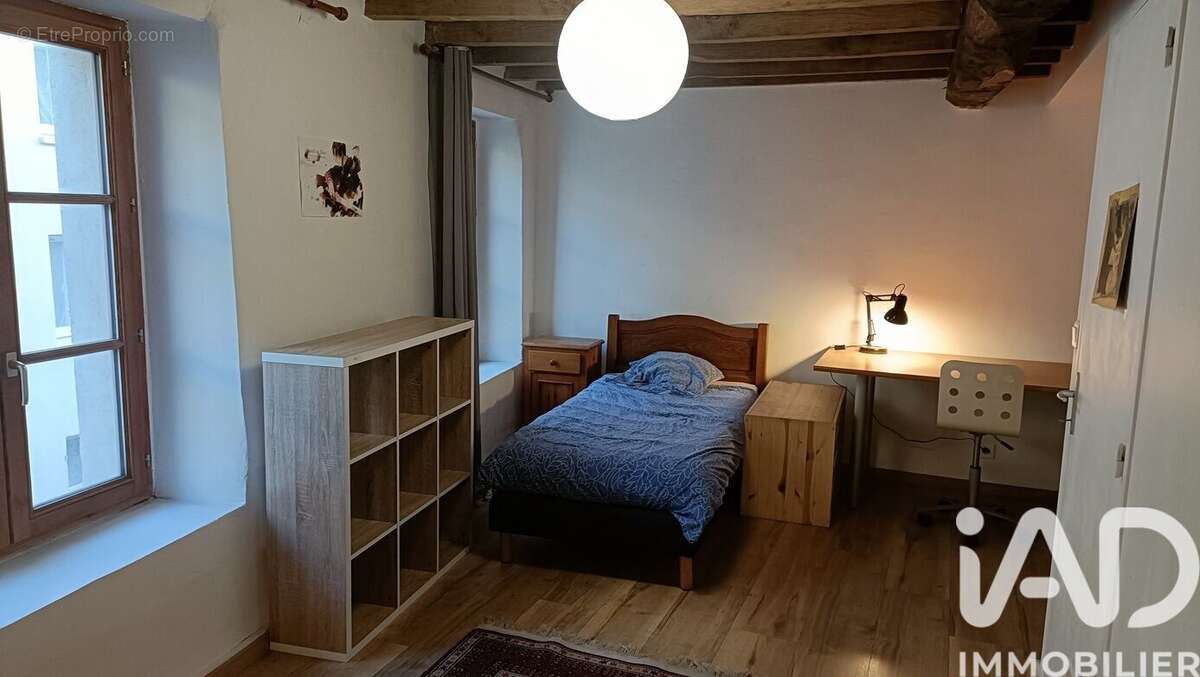 Maison 160 m² à Chambost-Longessaigne  - photo 7