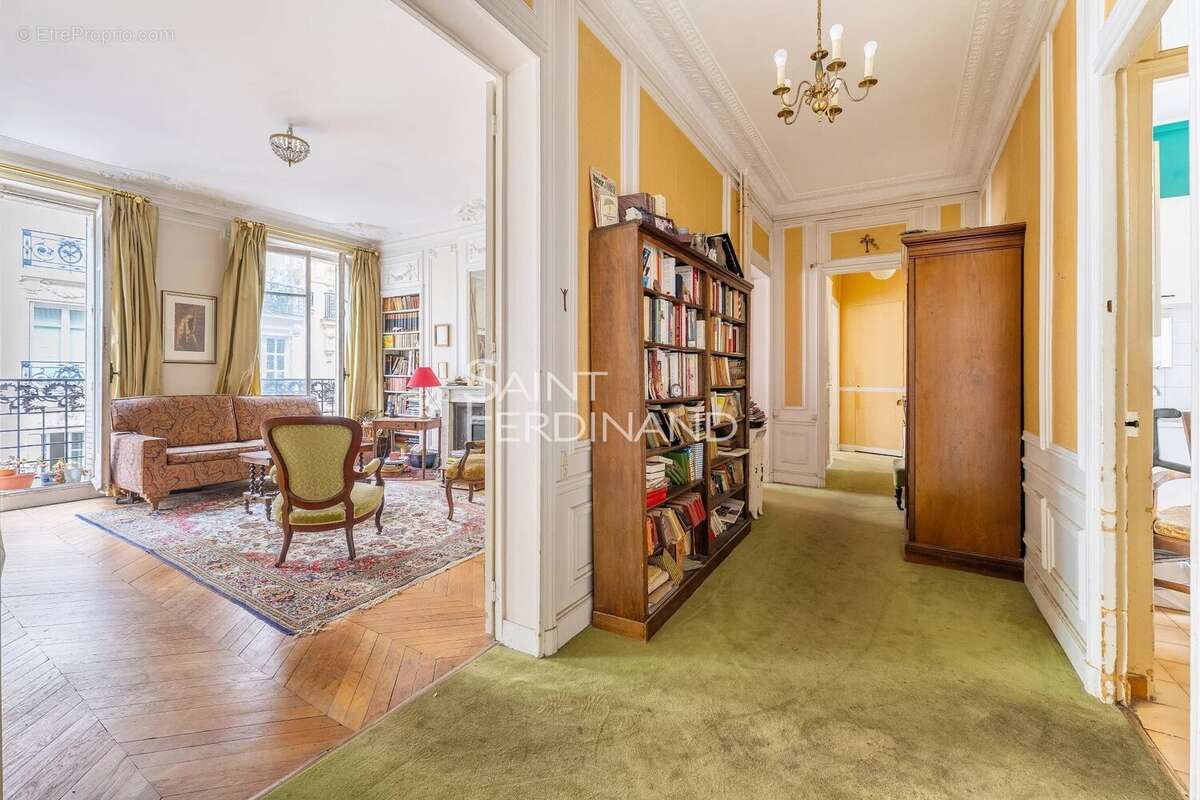 Appartement à NEUILLY-SUR-SEINE