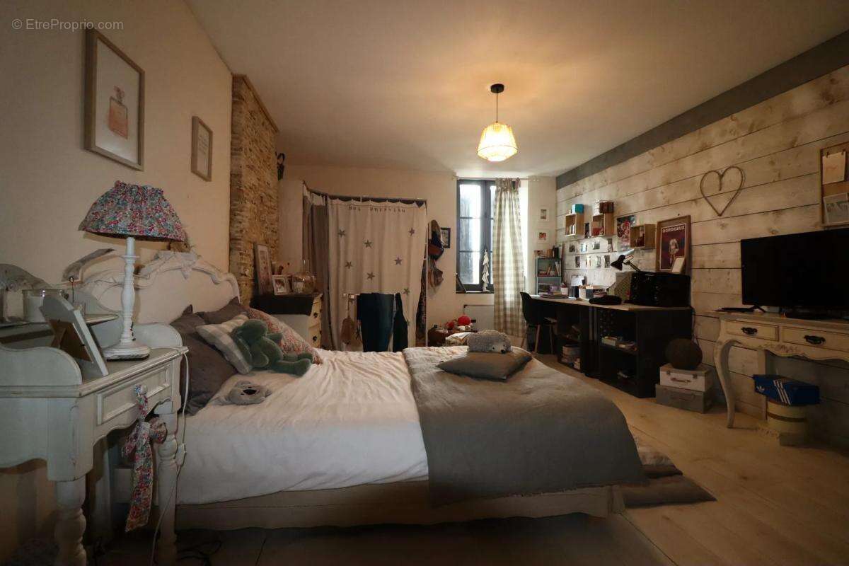 Maison à SAINTE-FOY-LA-LONGUE