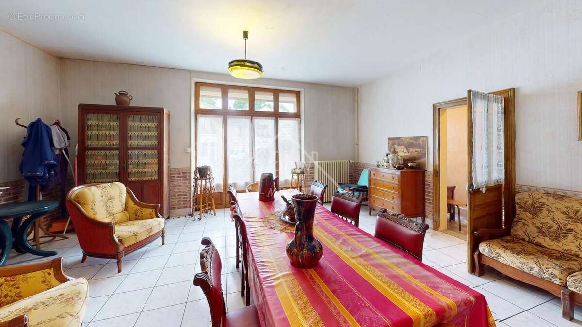 Maison de bourg à rénover - photo 2