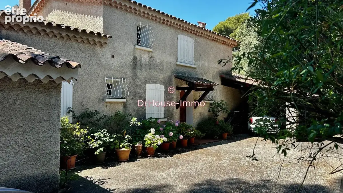 Maison 7 pièces 172 m² à vendre à La Valette-Du-Var (83160) - photo 12