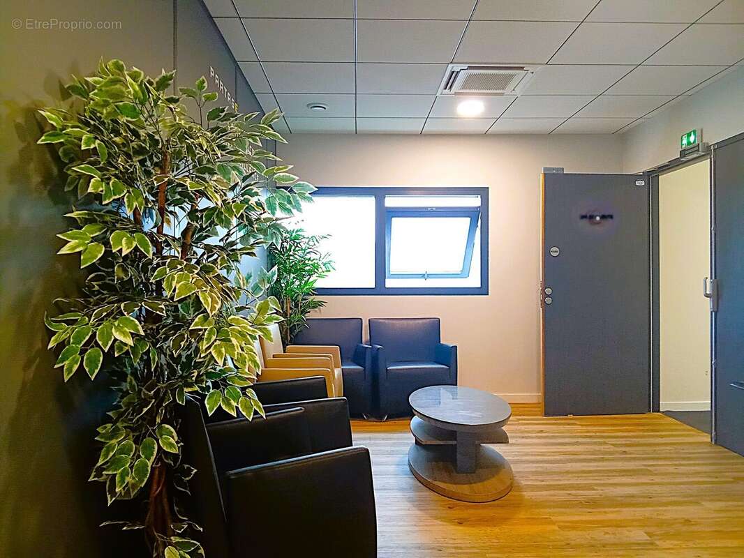 Commerce à VILLENAVE-D&#039;ORNON