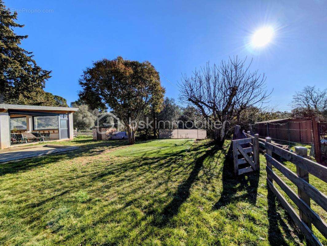 Maison à VILLECROZE