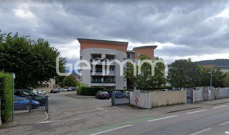 Appartement à SAINT-MARTIN-D'HERES