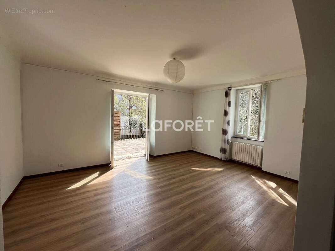 Maison à SALLES-LA-SOURCE