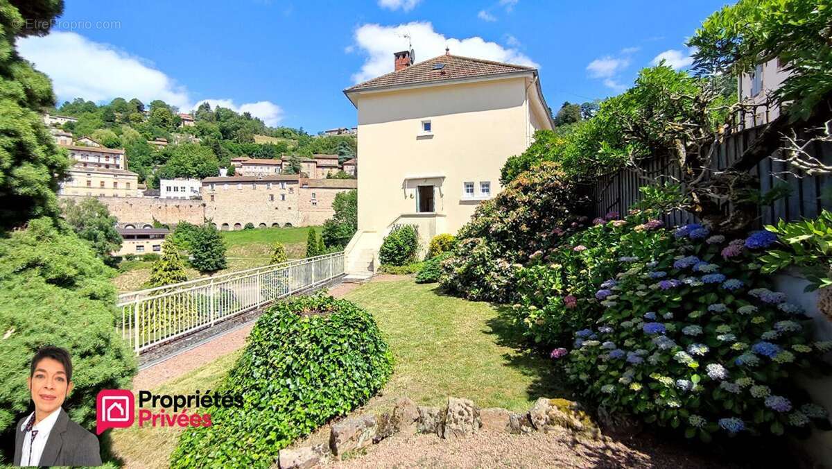 THIZY-LES-BOURGS (69240)  Demeure de caractère, 6 à 8 chambres, avec jardin et potentiel locatif - photo 2