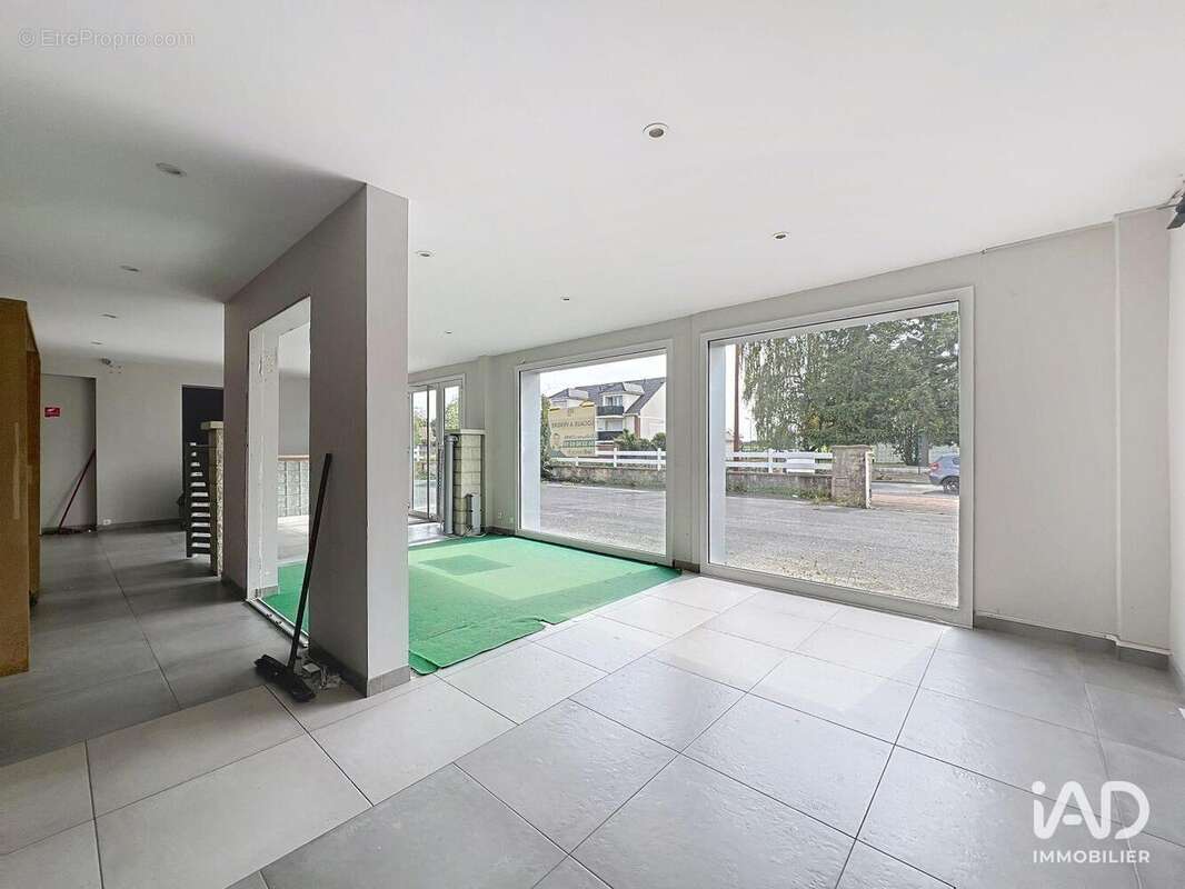 Photo 4 - Commerce à BRIE-COMTE-ROBERT