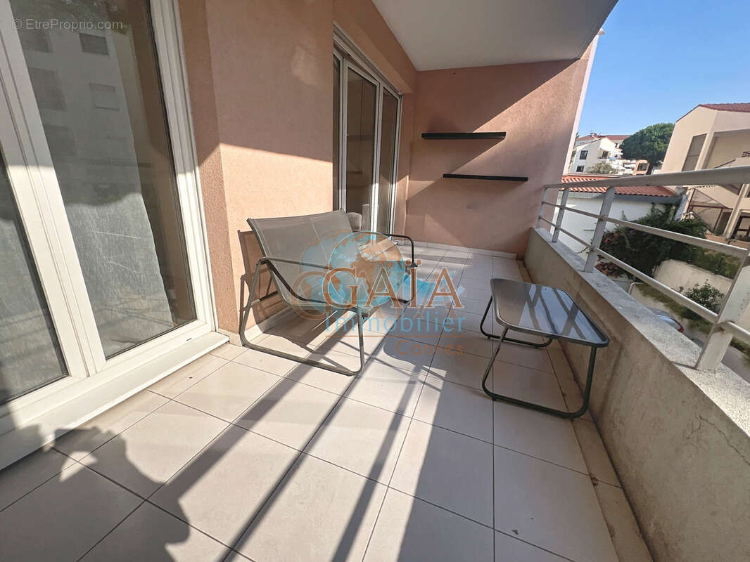 Cannes montfleury 2p 39m2 terrasse parking bon etat  5 minutes de la croisette - photo 8