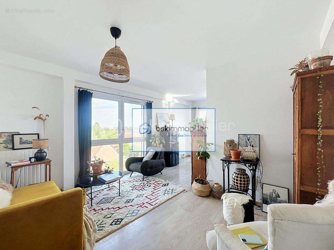 Appartement à NEUVILLE-EN-FERRAIN