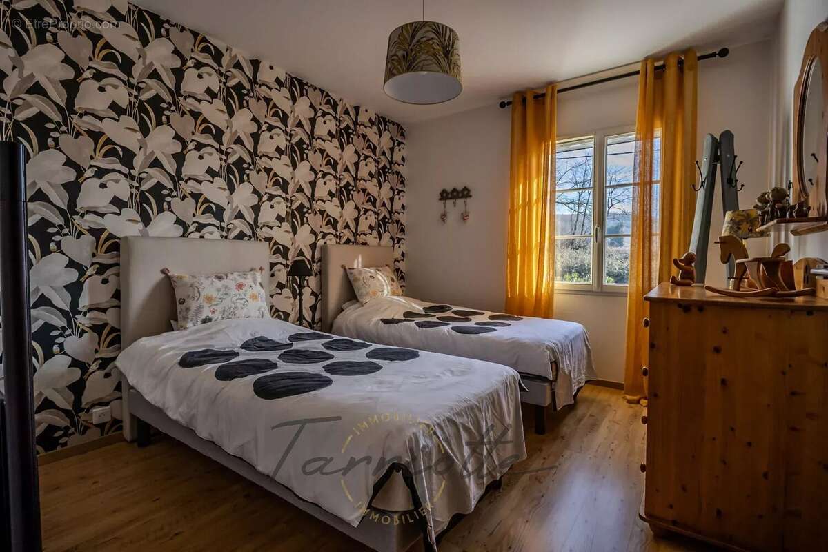 VILLA - 10672 - photo 17