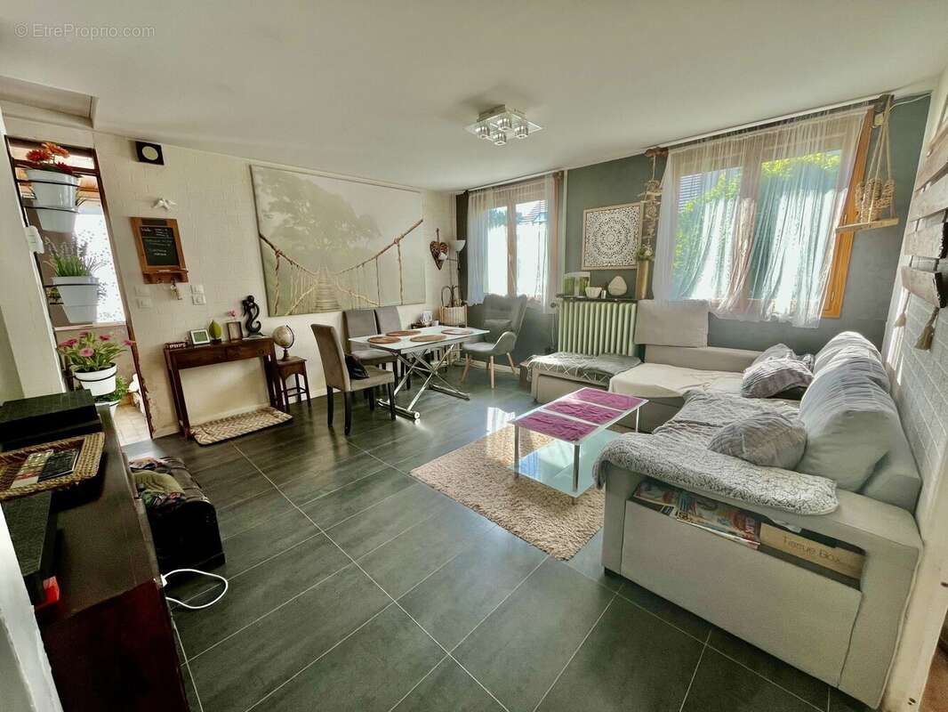 Maison à FONTENAY-LE-FLEURY