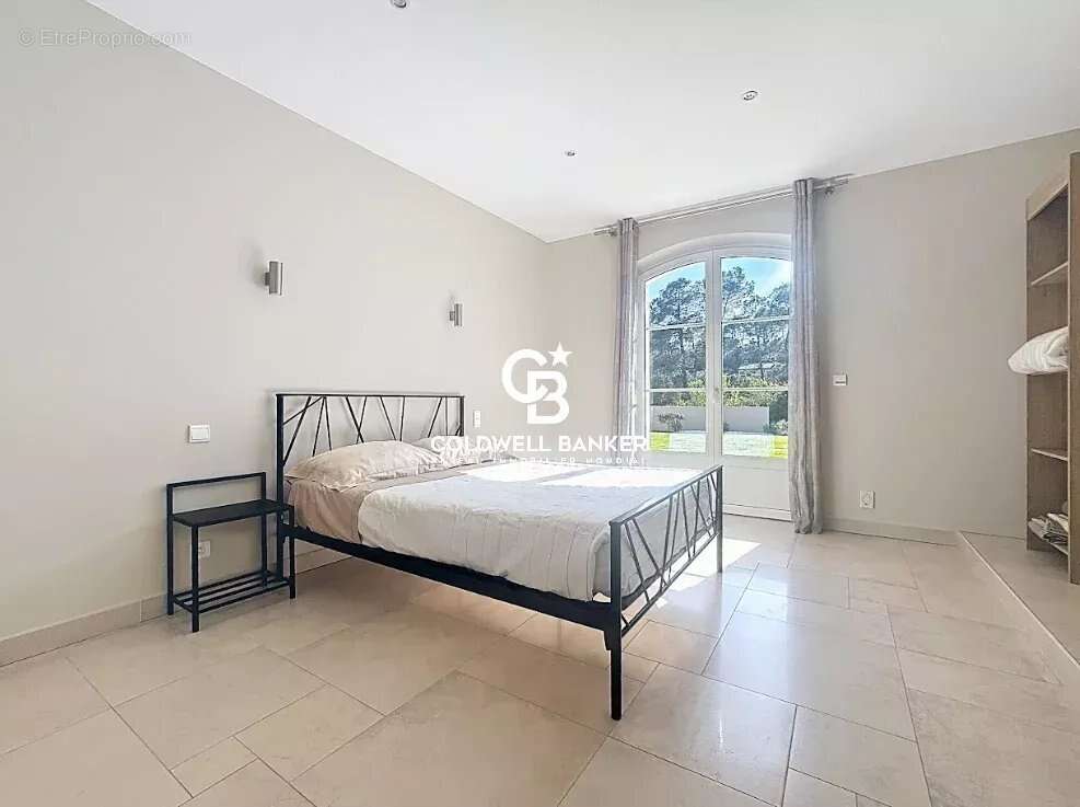 Maison à PUGET-SUR-ARGENS