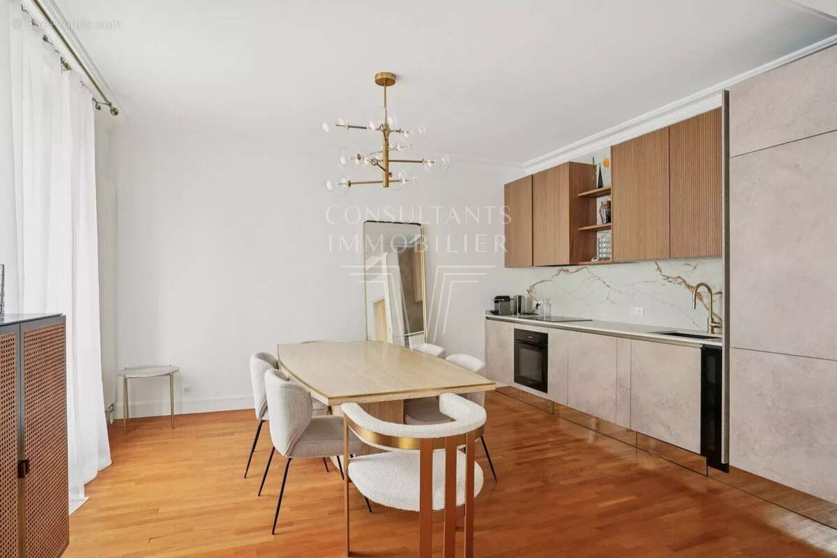 Appartement à NEUILLY-SUR-SEINE