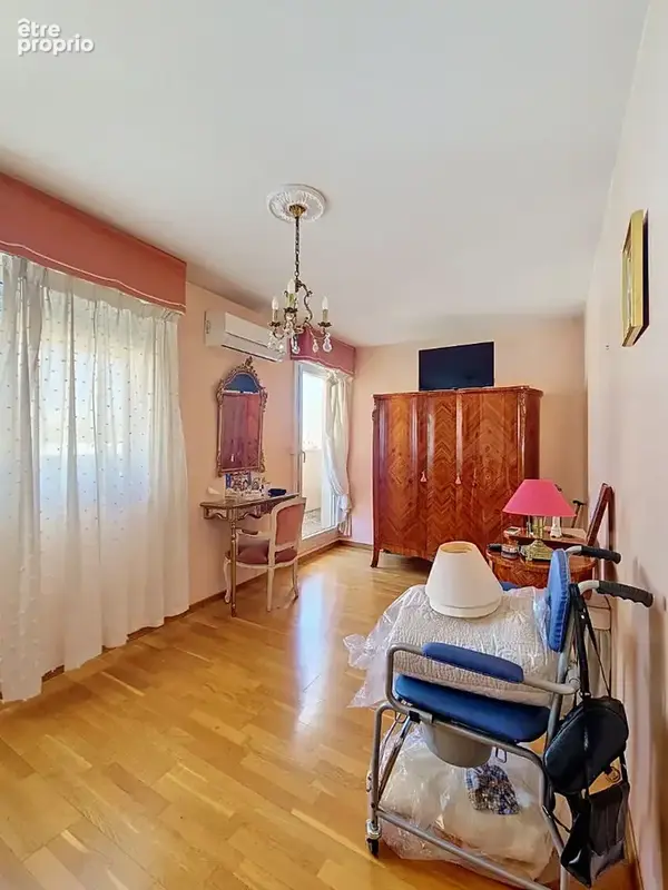 Appartement P5, 125m2 DERNIER ETAGE, Terrasse 80m2 Nîmes , garage et cave - photo 12