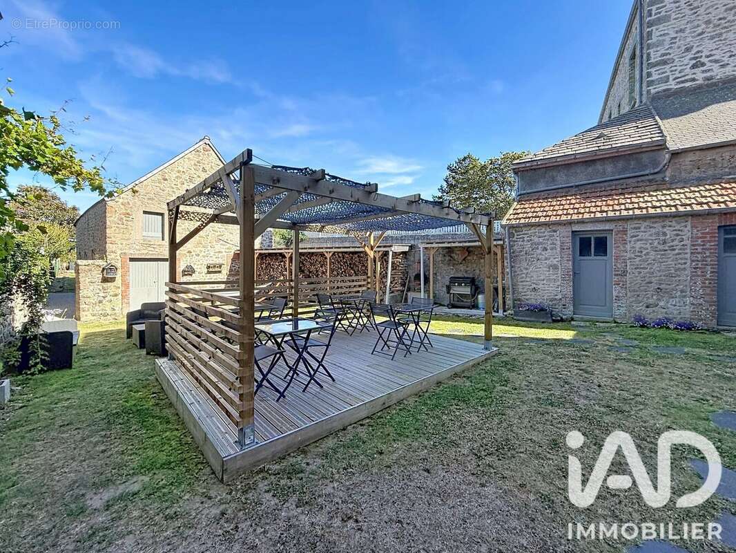 Commerce 231 m² à Vauville  - photo 3