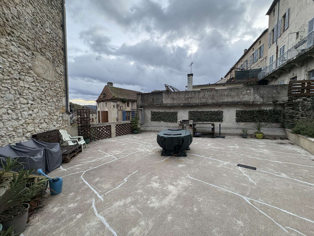 Appartement à PUY-L'EVEQUE