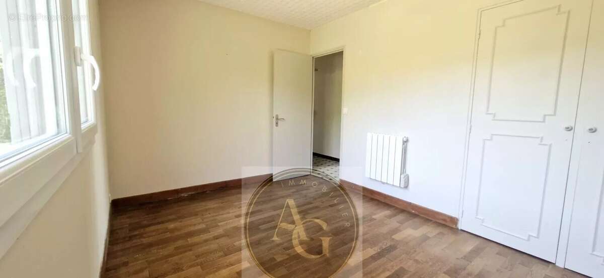 Maison T4 de 88m² sur 2 600m2 de terrain au centre de Castelnaudary - photo 10