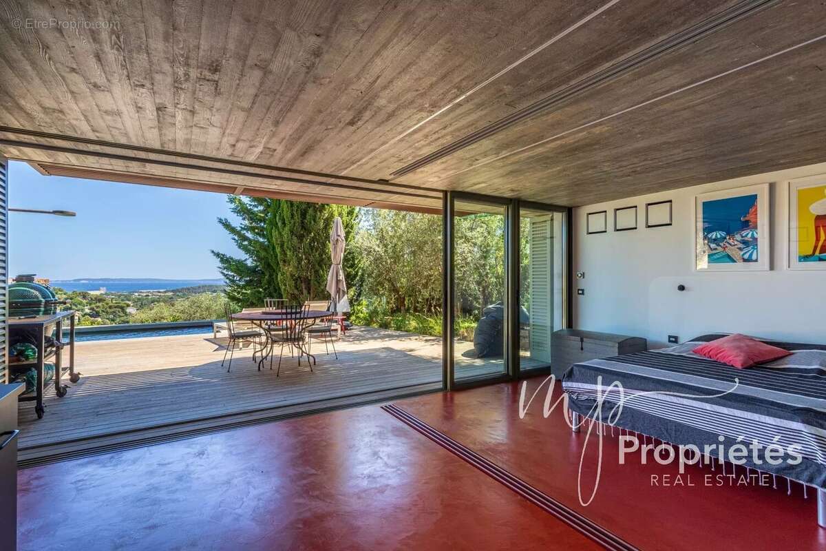 Maison à BORMES-LES-MIMOSAS