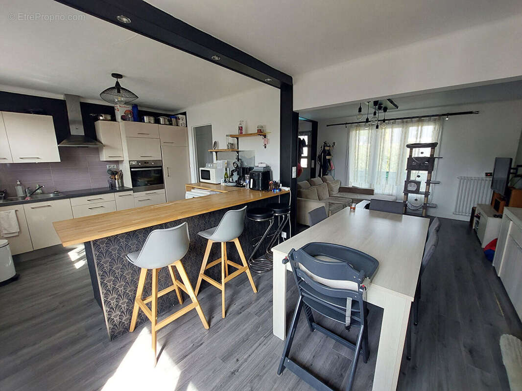 Maison sur sous-sol LA BAUSSAINE bourg - photo 2