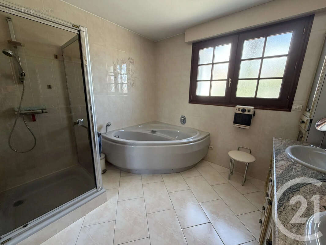 Maison 187 m² à Royan  - photo 10