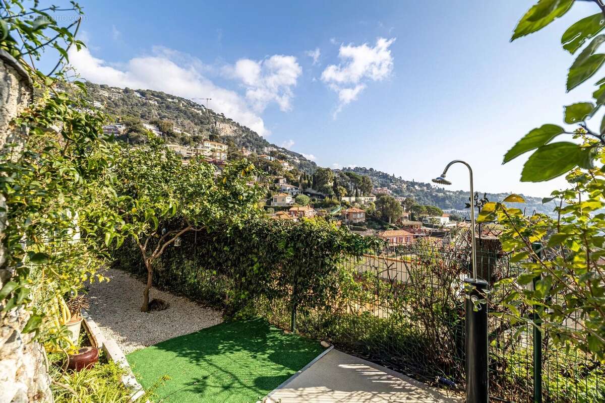 Villefranche sur Mer - Spectaculaire 3p avec terrasse et jardin vue panoramique, garage partagé en sus - photo 14