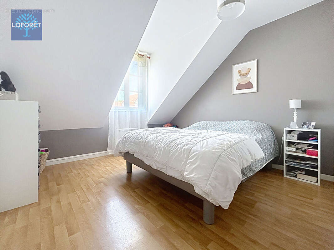 Appartement à BAILLY-ROMAINVILLIERS