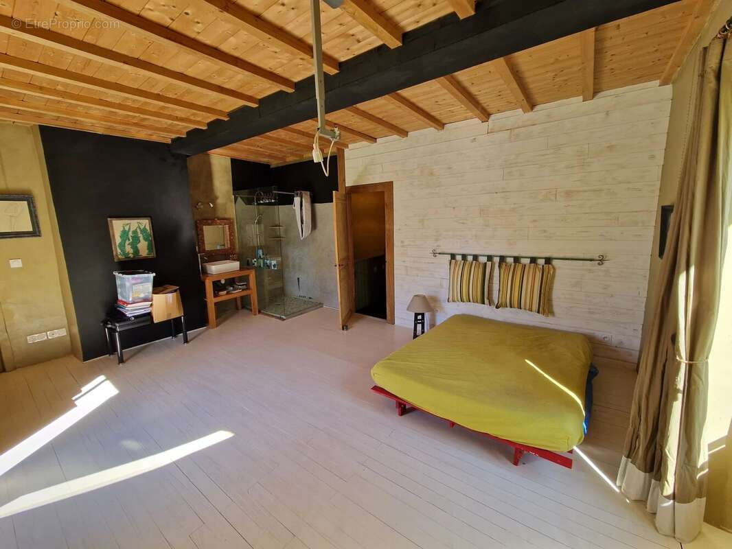 Maison à VIC-FEZENSAC