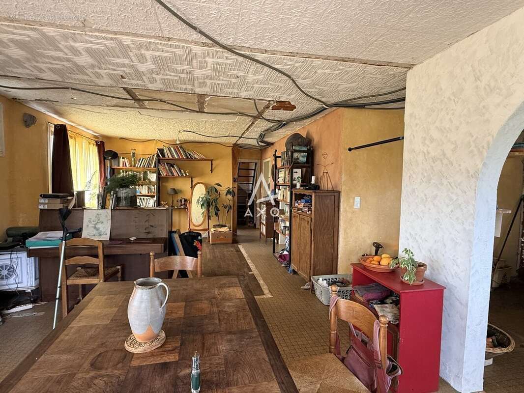 Grande maison de caractère avec dépendances  Un potentiel exceptionnel à la campagne ! - photo 4