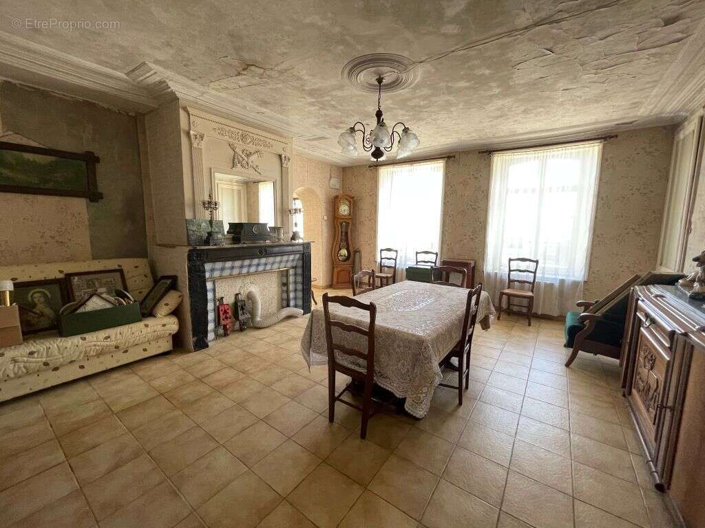 Maison à WIERRE-EFFROY