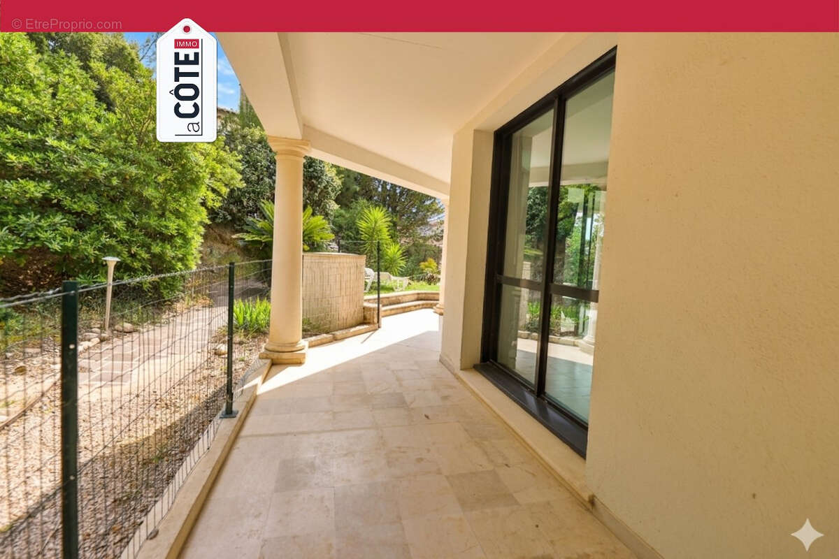 Appartement à CARRY-LE-ROUET