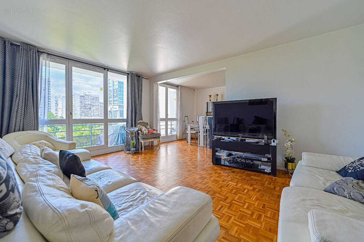 Appartement à LEVALLOIS-PERRET