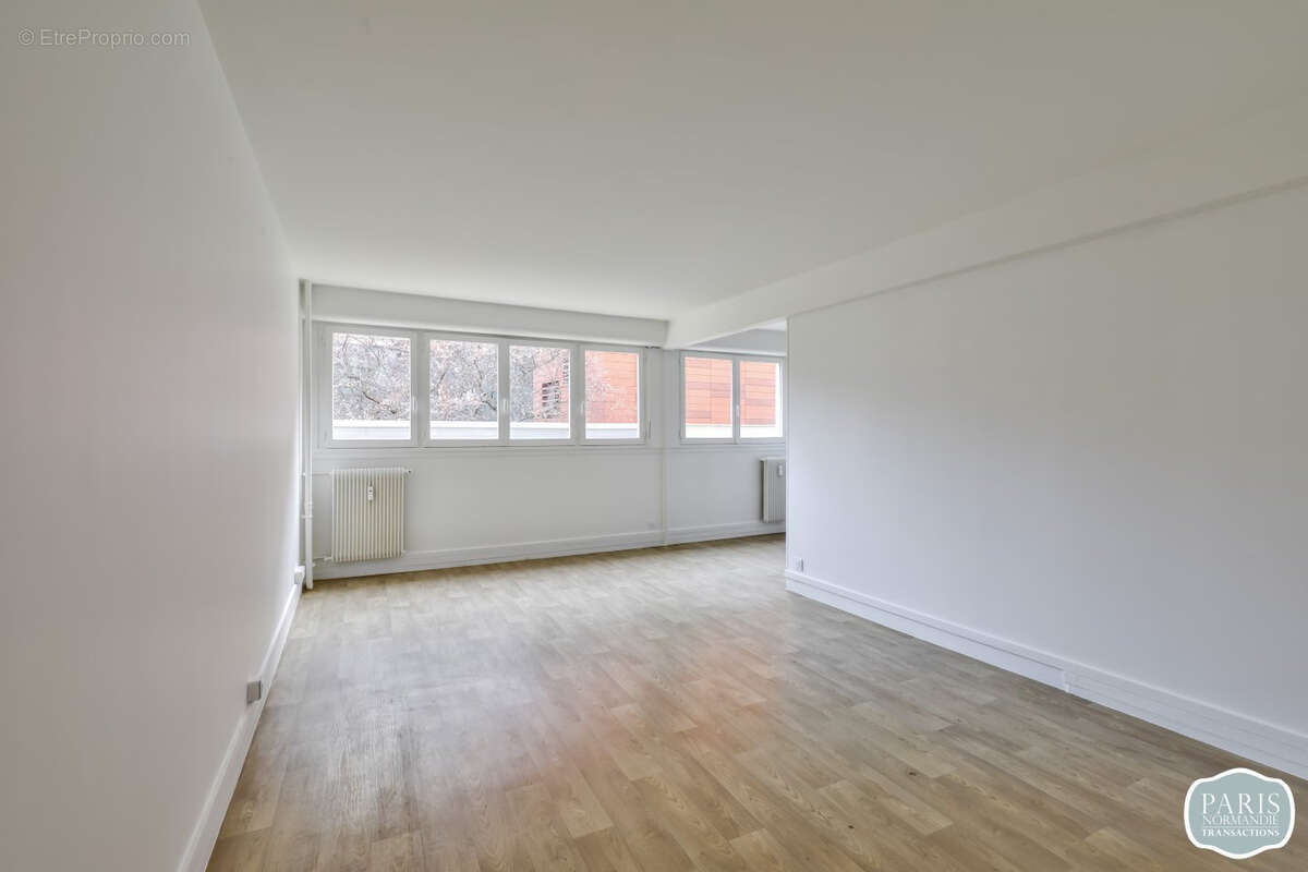 Appartement à PARIS-15E
