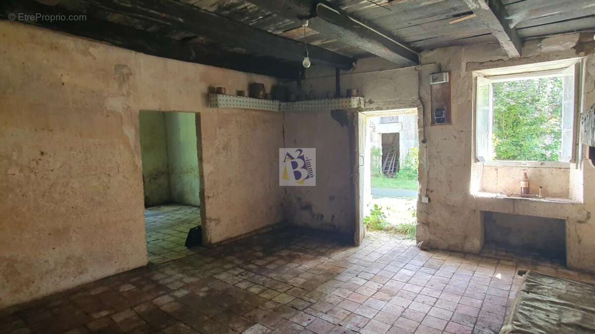 Maison à CHARRAS