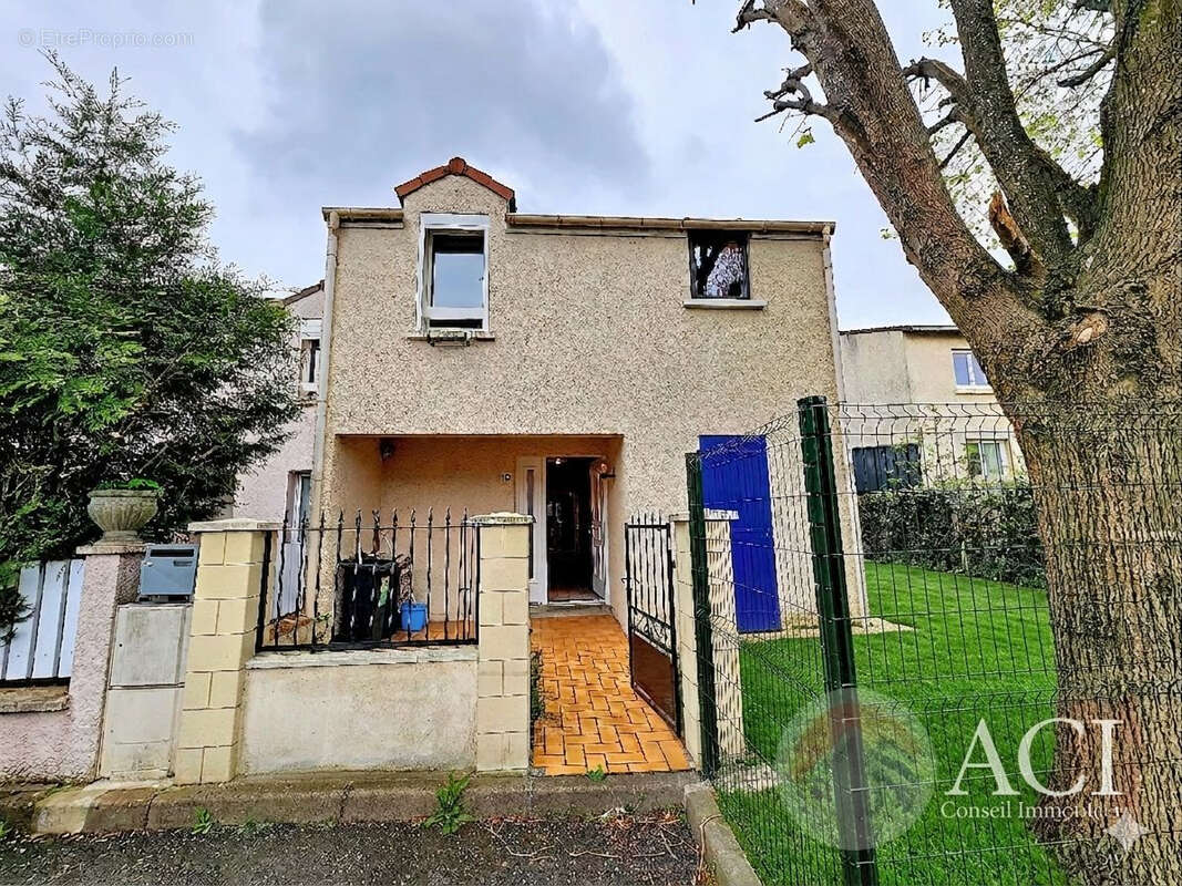 Maison à VILLETANEUSE