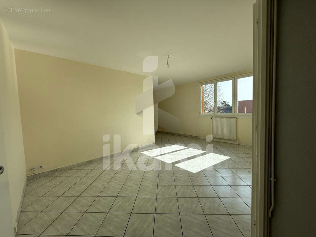 Appartement à PIERRE-BENITE