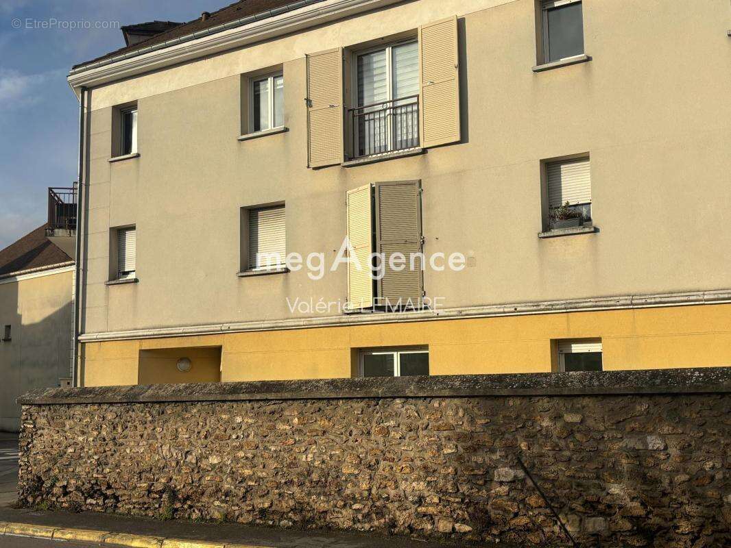 Appartement à MANDRES-LES-ROSES