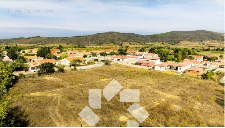 Terrain à THEZAN-DES-CORBIERES