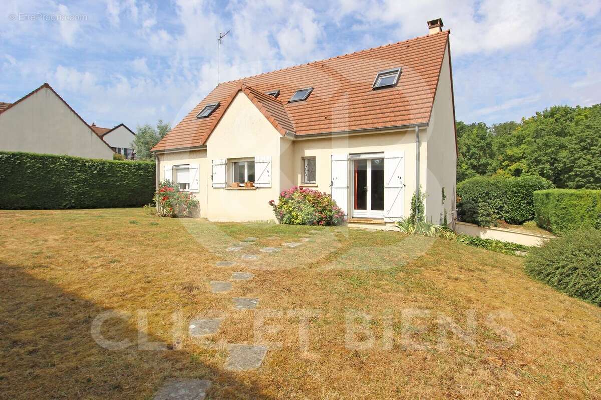 Maison 149 m² à Elancourt  - photo 4