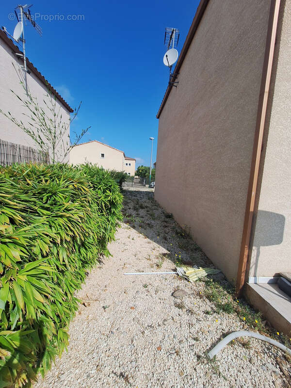 Maison de type 4 sur la commune de  Lézignan corbières parfaite pour une famille 172 000€ - photo 2