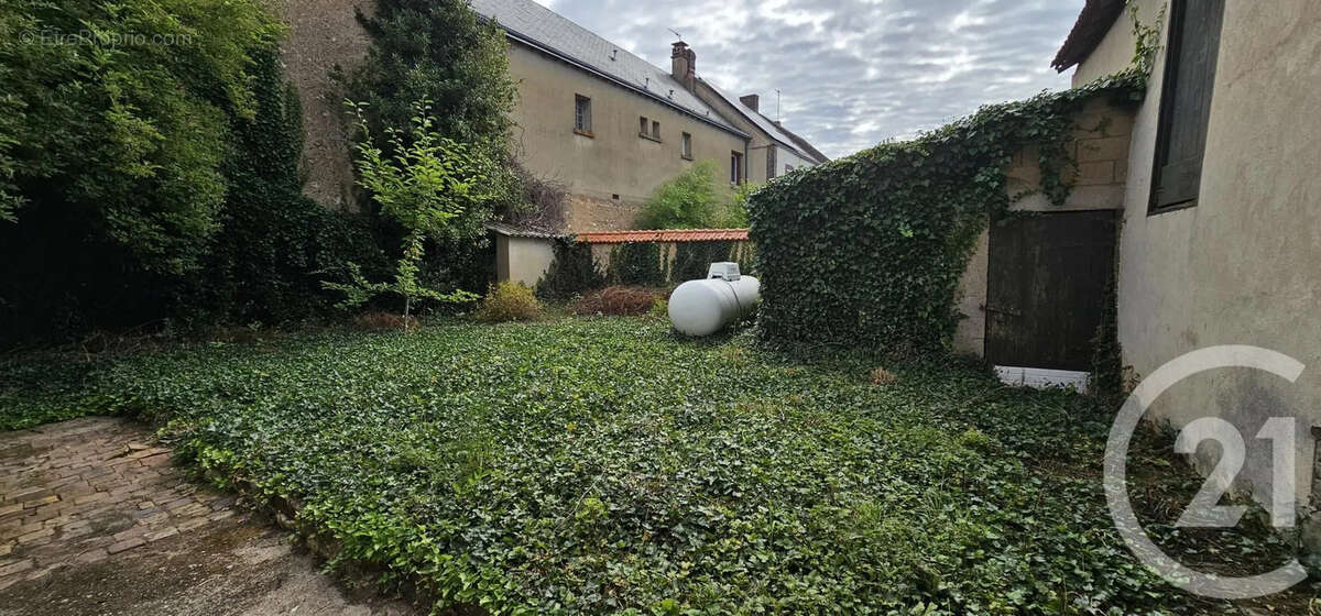 Maison à ALLUYES