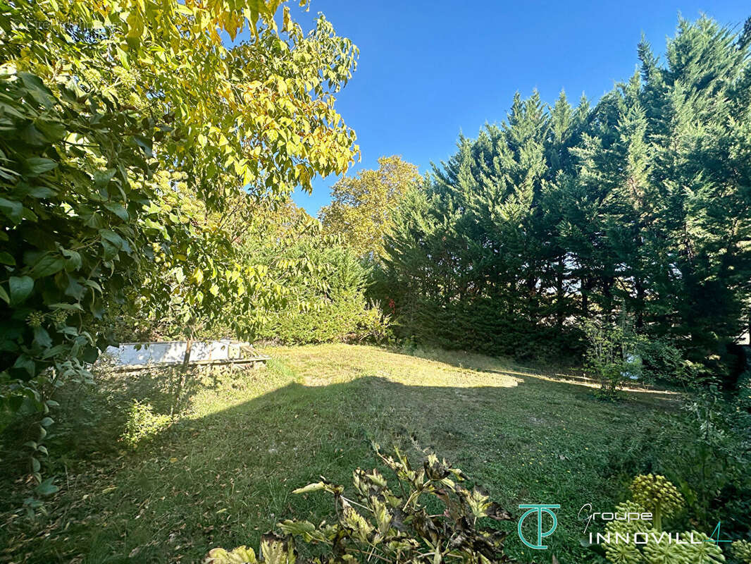 Terrain à LAPEYROUSE-FOSSAT