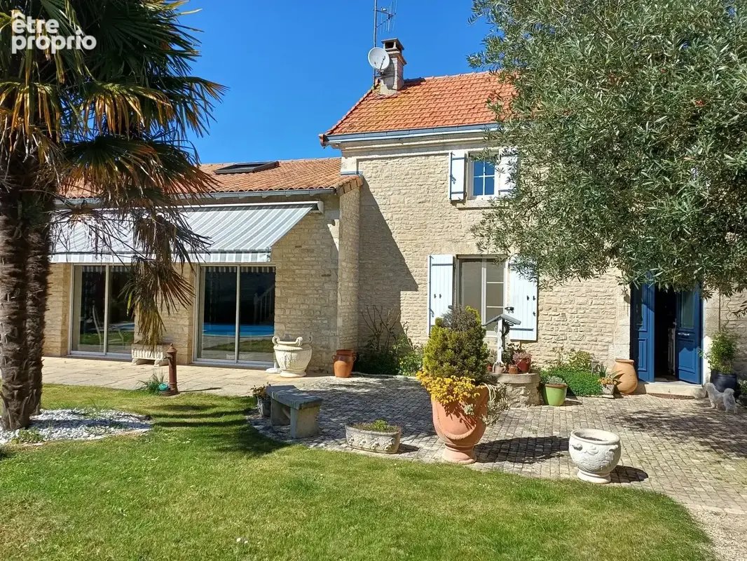 Maison de Charme avec Piscine à La Faye - photo 2