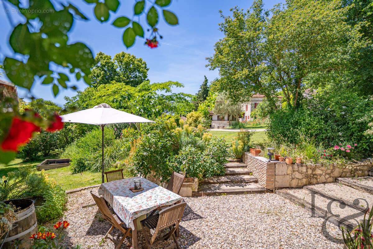 Ensemble immobilier en pierre avec piscine - photo 4