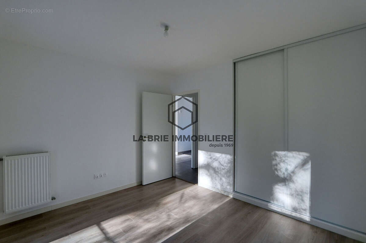 Appartement à RUBELLES