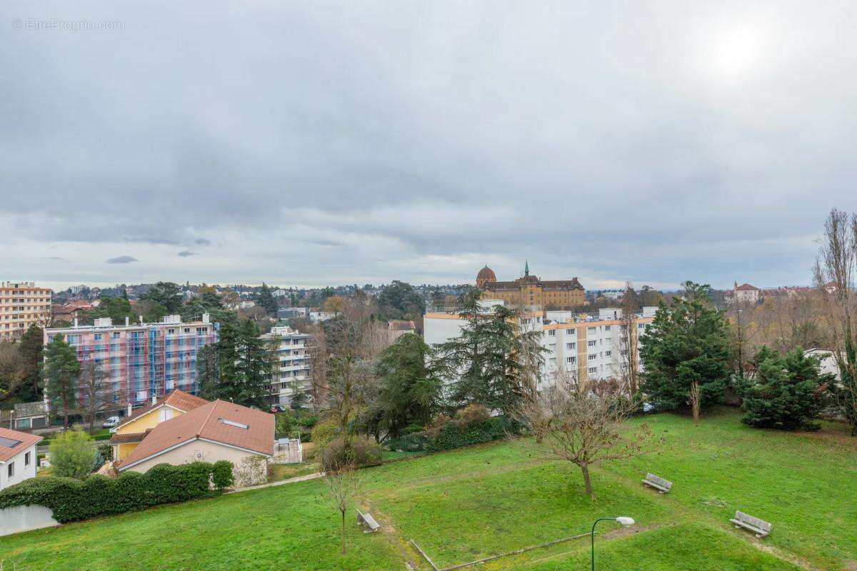 Appartement à SAINTE-FOY-LES-LYON